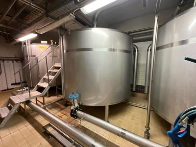 Overview picture of 1996 Jahala VI 12000 s/s vertical storage tank 12.000L